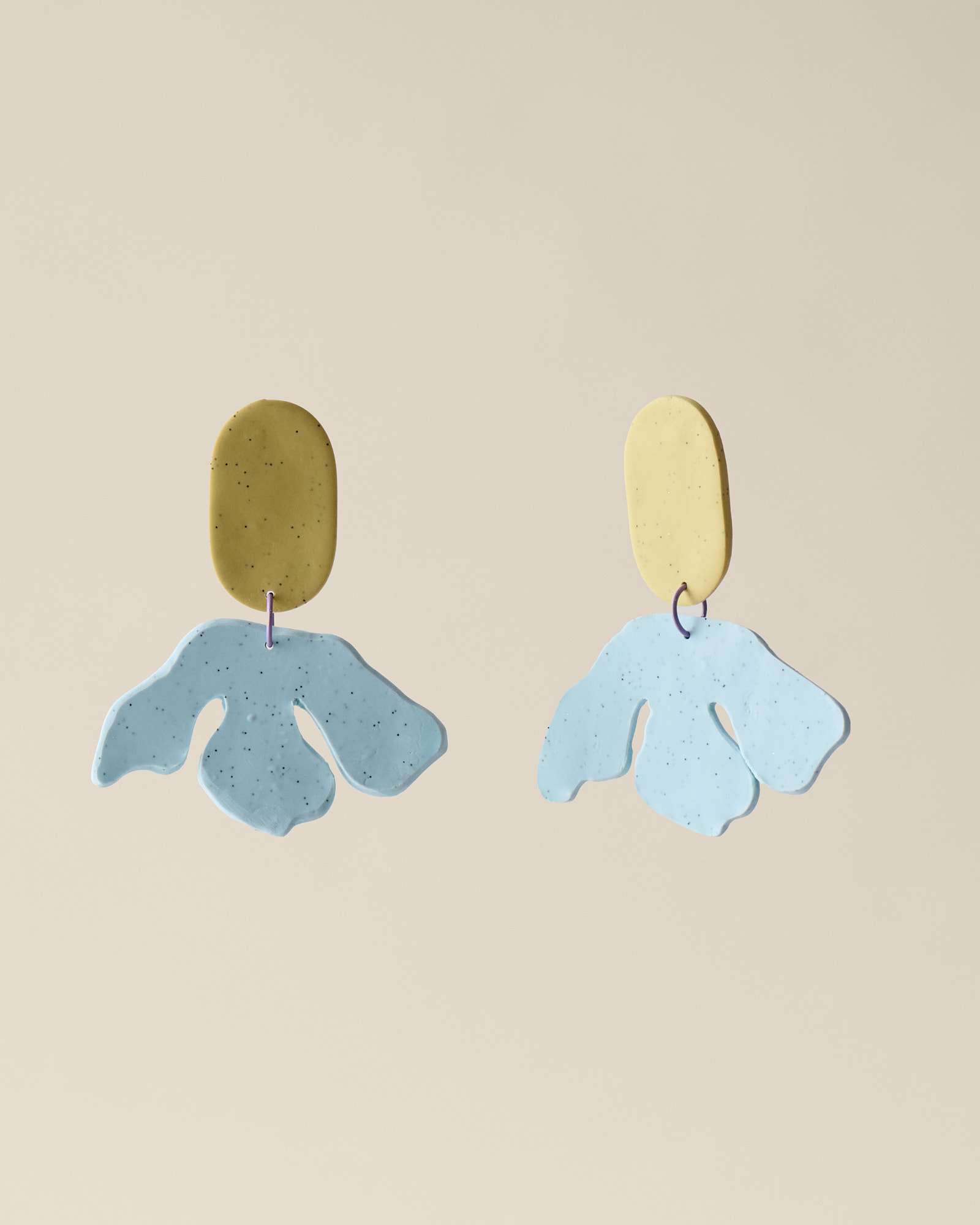 Uhani Gvin Lemali studio